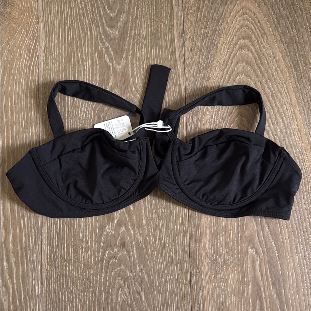 NWT Monday Swimwear Clovelly Top - Black